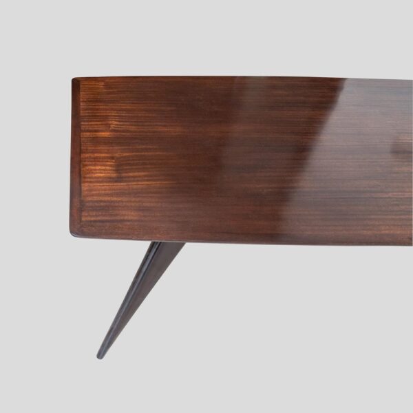 Italian design dining table by Ico Parisi