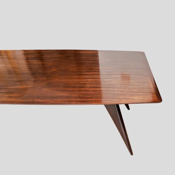 Italian design dining table by Ico Parisi