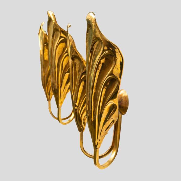 Pair of Vintage brass shape leaf wall lights by Tommaso Barbi