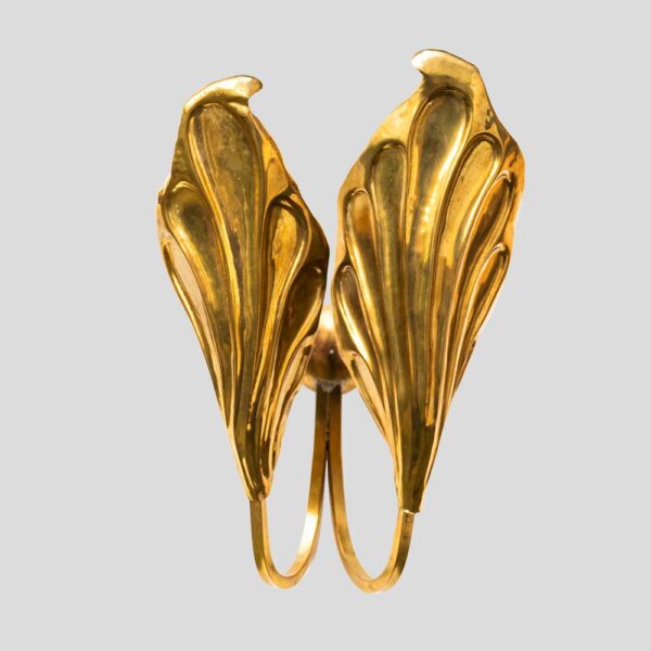 Pair of Vintage brass shape leaf wall lights by Tommaso Barbi
