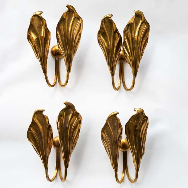 Pair of Vintage brass shape leaf wall lights by Tommaso Barbi
