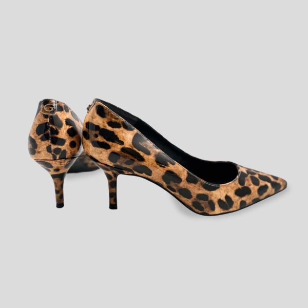 Patent leather pumps with leopard print kitten heels shoes