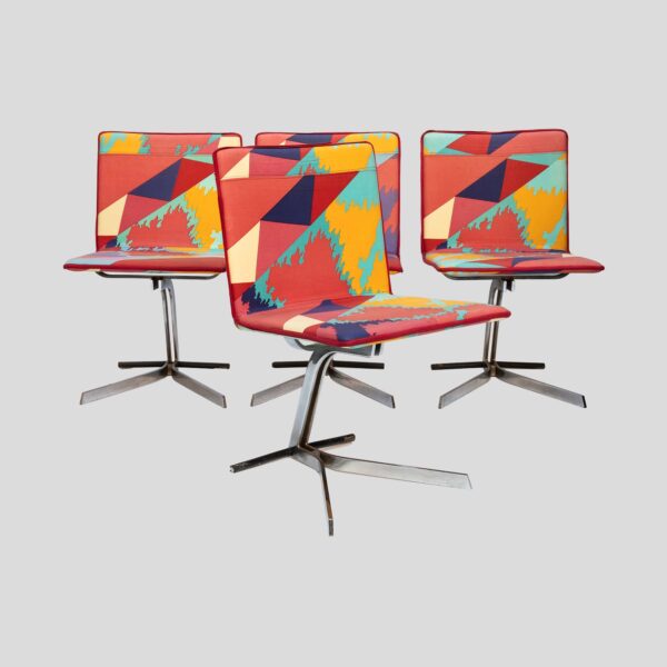 Set of 4 dining chairs by Saporiti Italia