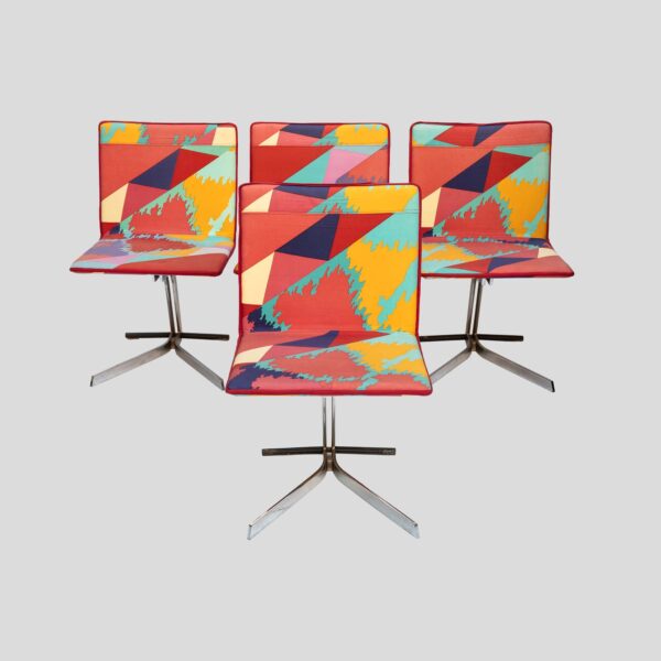 Set of 4 dining chairs by Saporiti Italia