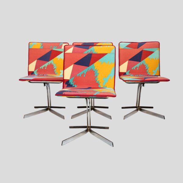 Set of 4 dining chairs by Saporiti Italia